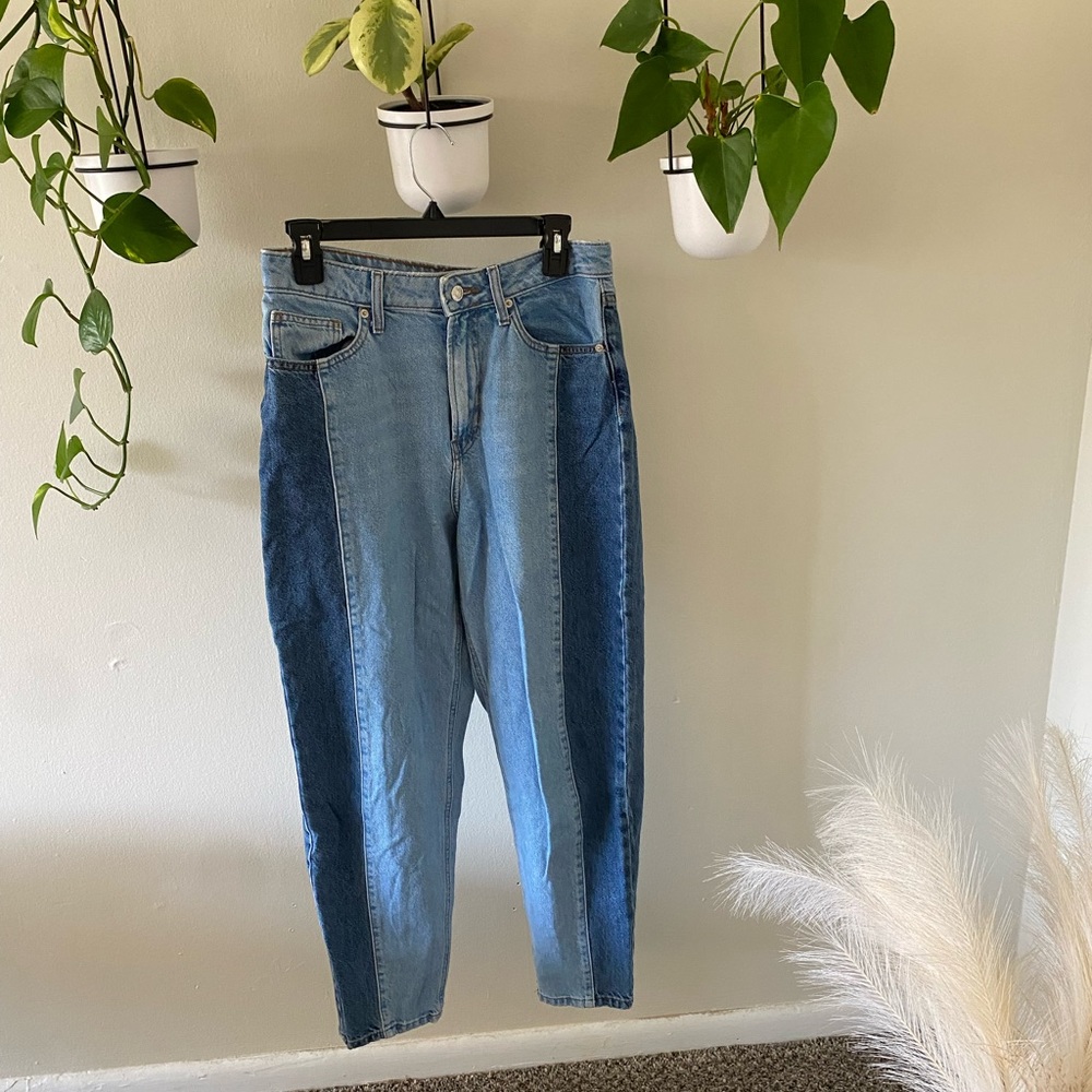 Forever 21 two toned mom jeans. Size 9/29.